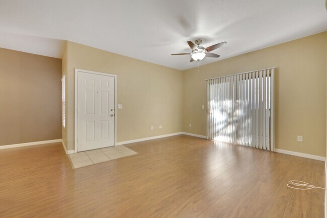Building Photo - One bedroom condo in gated community