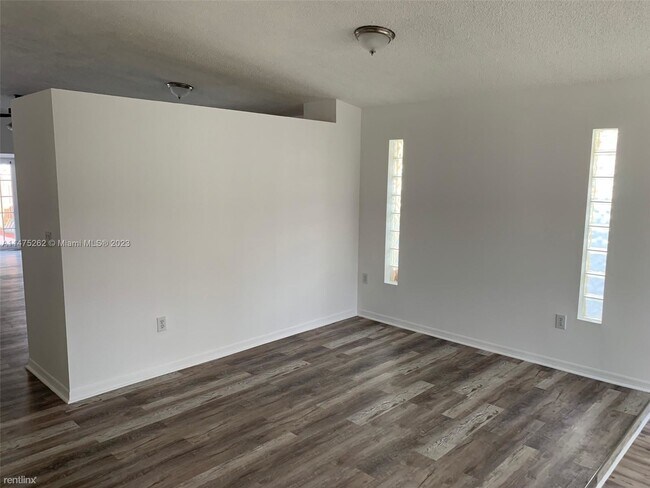 Building Photo - 3 br, 2 bath House - 14123 SW 9th St