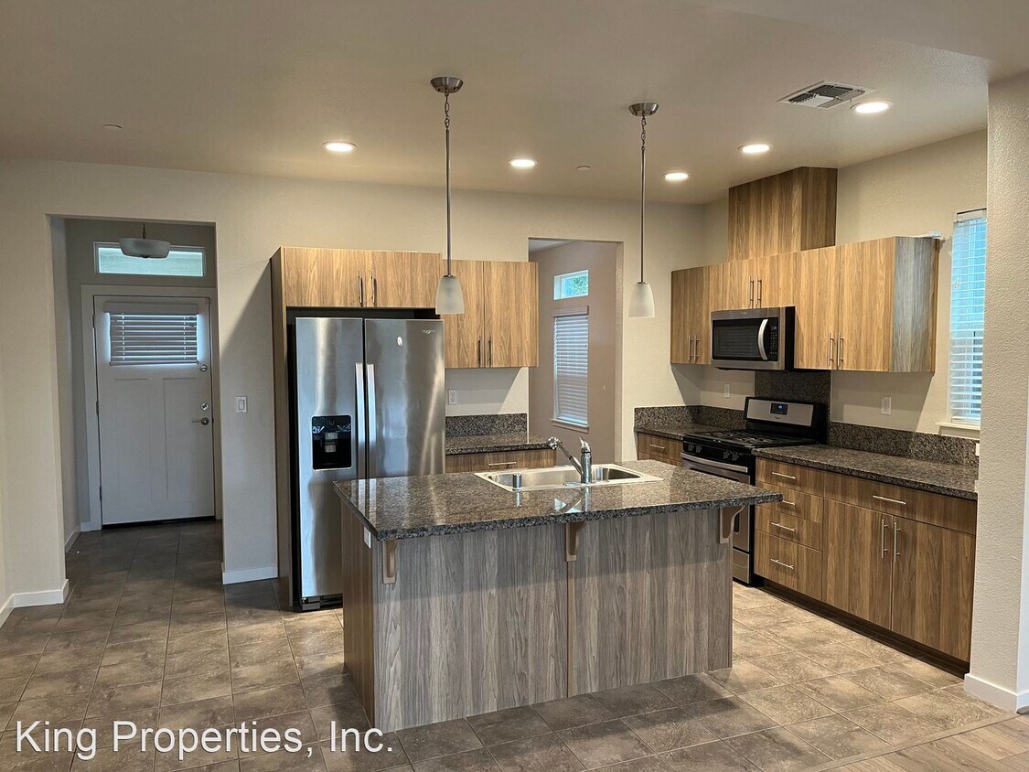 Foto del edificio - 3 br, 2.5 bath House - 260 Grande Avenue