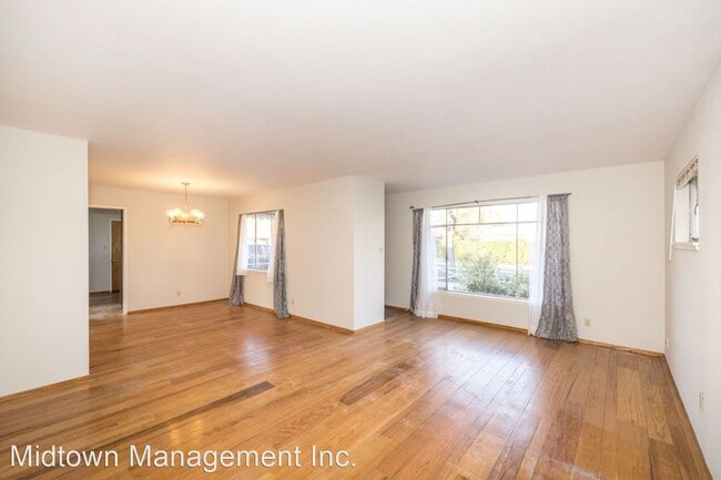 Building Photo - 3 br, 2 bath House - 3160 Waverley St