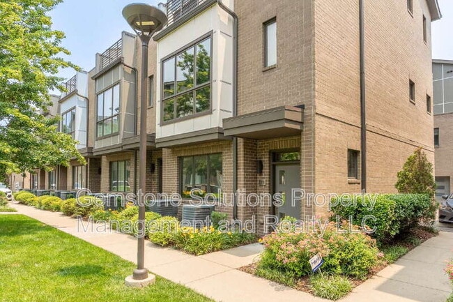 Foto del edificio - 815 Melpark Ct