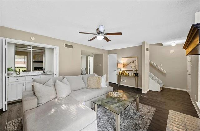 Foto del edificio - 2401 Long Ridge Ln