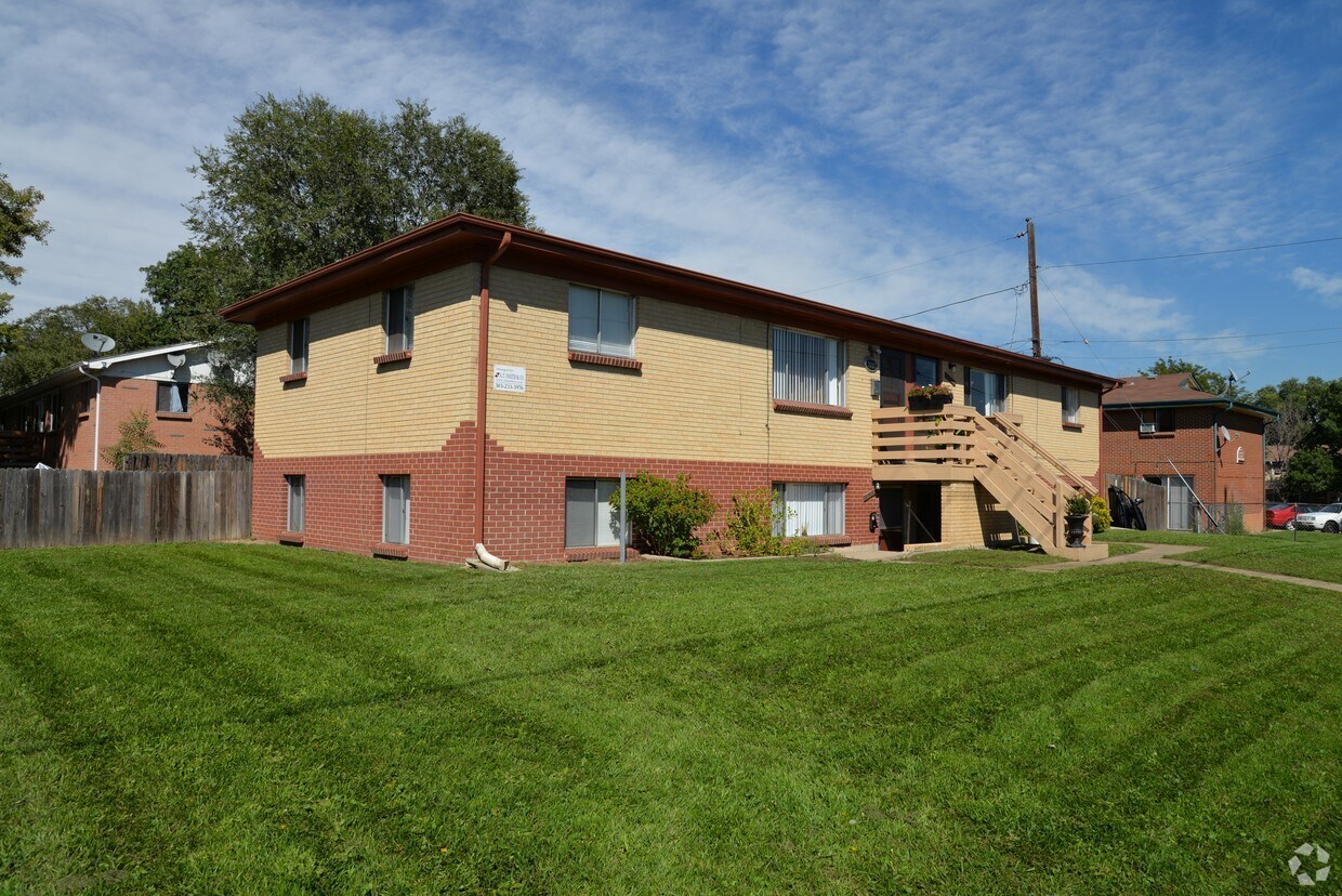 Foto del edificio - 8991-8997 W 45th Pl