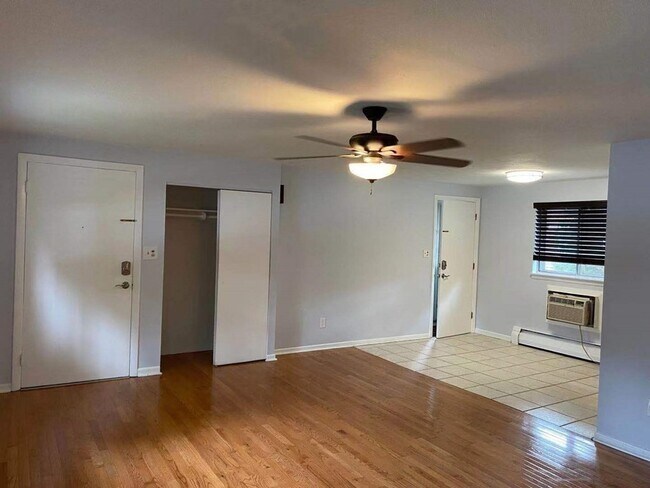 Foto del edificio - 97 Bishop Dr