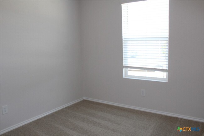 Building Photo - 809 Margay Lp