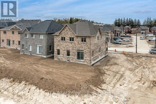 Building Photo - 55 Robin Trail