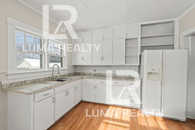 Building Photo - 1139 Pursell Ave