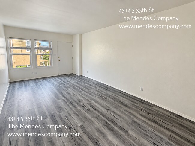 Foto del edificio - 4310-4326 35TH ST-4314.5