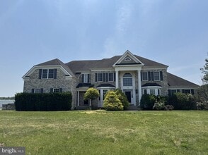 Building Photo - 516 Rachel Dr