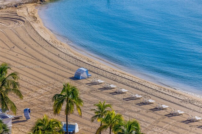 Foto del edificio - 10275 Collins Ave