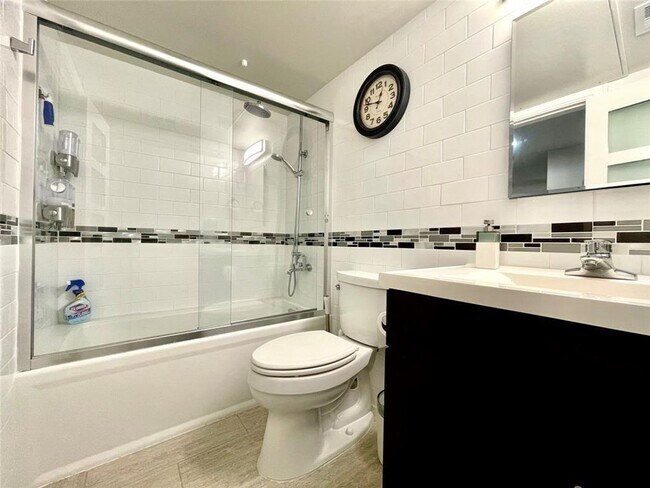 Foto del edificio - Sterling Crest #D107