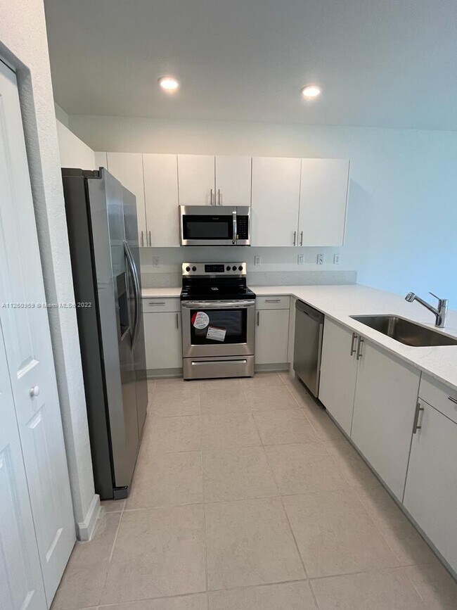 Building Photo - 13360 SW 287th Ter