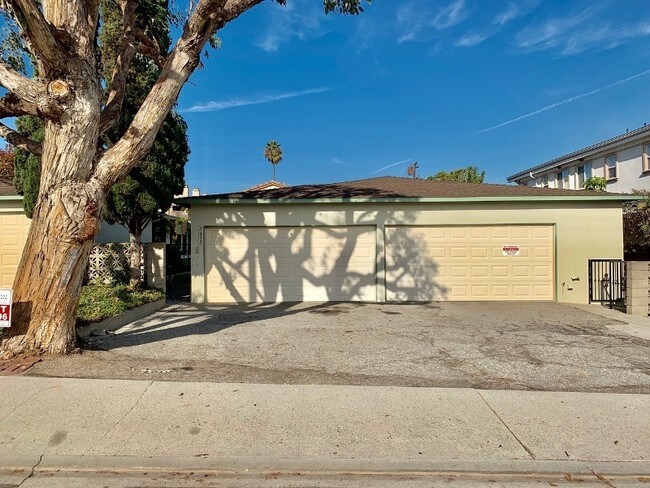 2613 Nelson Ave Unit D Redondo Beach Ca 90278 Apartment For Rent Home California Redondo Beach 2613 Nelson Ave Unit D Primary Photo