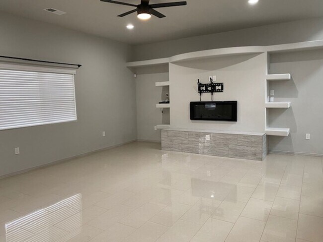 Foto del edificio - Modern 3 Br., 2.5 Ba., in NE Albuquerque