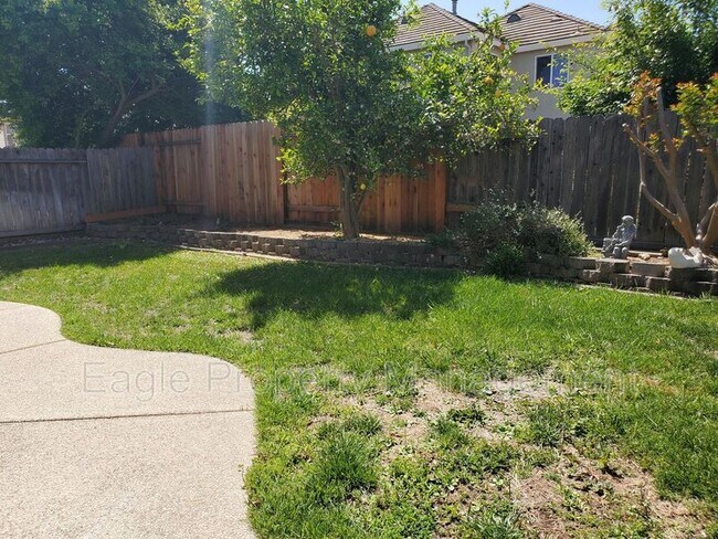 Building Photo - 9440 Stone Springs Dr