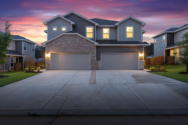 Foto del edificio - Duplex Conroe