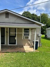 Building Photo - 1111 Dewey St