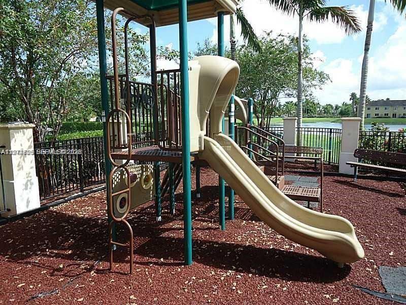 Foto del edificio - 1231 NE 32nd Ave