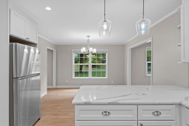 Foto del edificio - 3 BR Home near Hope Valley! Available earl...