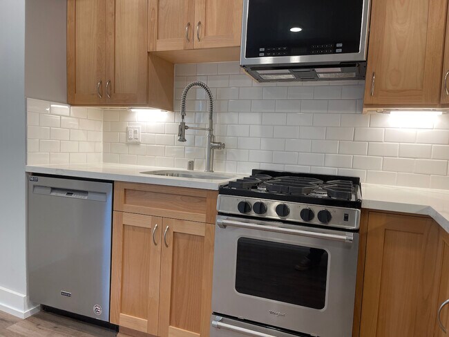 Building Photo - 4050 Bemis St