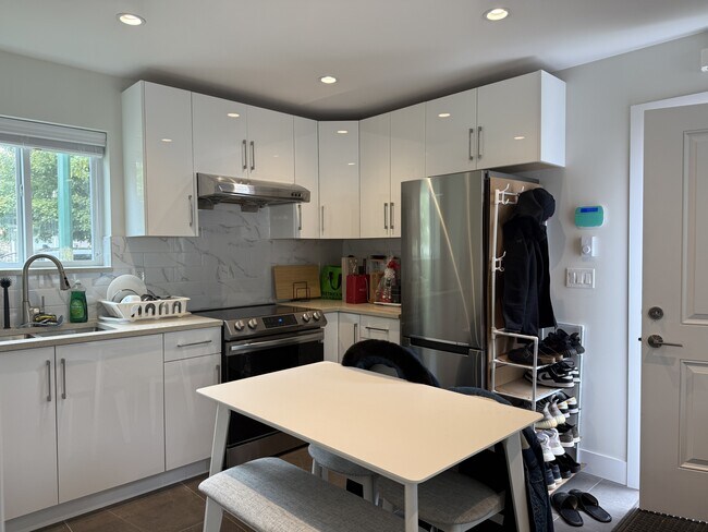 Photo du bâtiment - 2040 E 47th Ave