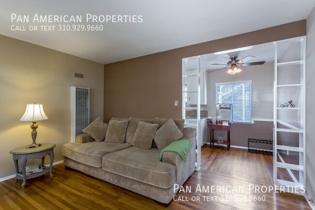 Foto del edificio - 335 S Los Robles Ave