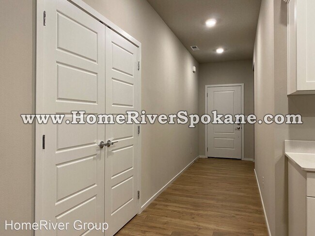 Foto del edificio - 4 br, 2 bath House - 5820 W. Yorktown Ln.