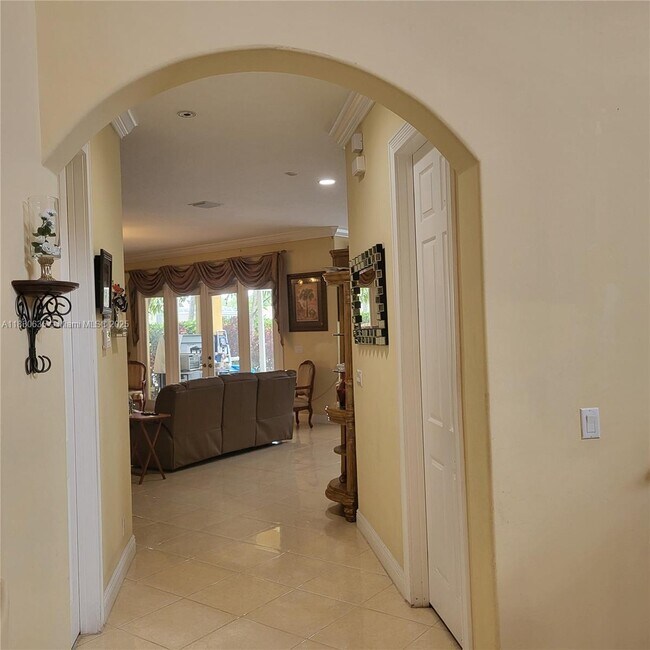 Foto del edificio - 5029 Forest Dale Dr