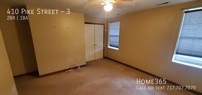 Building Photo - Charming 2 Bedroom