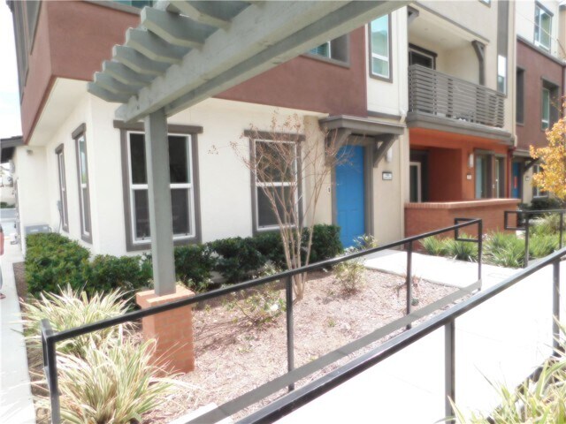 Building Photo - 1185 Harvest Dr