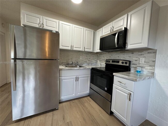 Foto del edificio - 3616 NE 11th Ave