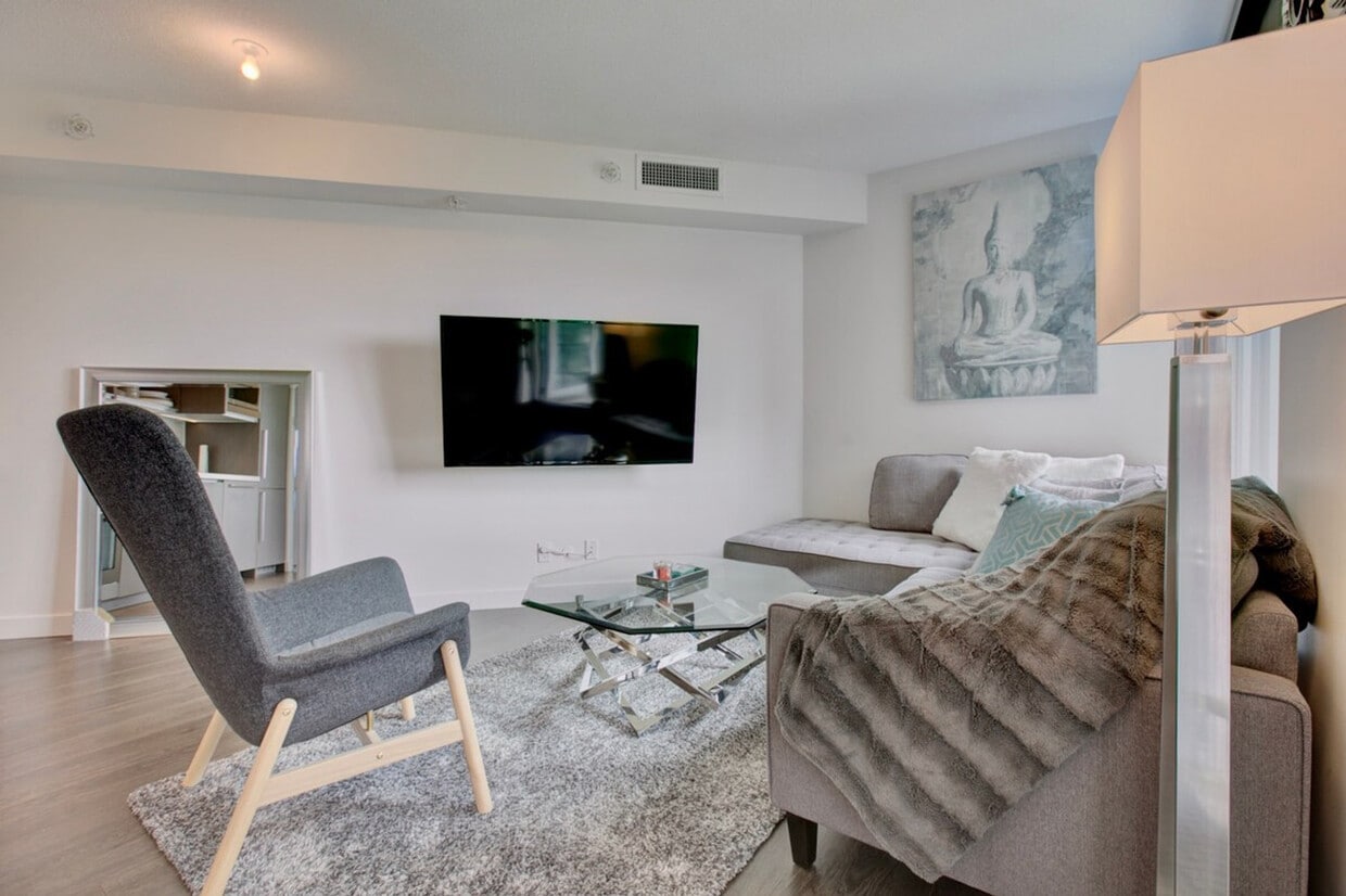 Primary Photo - 30 Smithe St