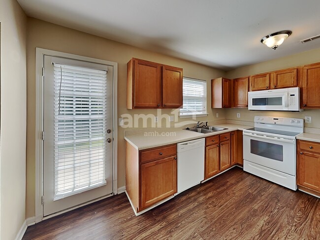 Building Photo - 1307 Jordans Pond Ln