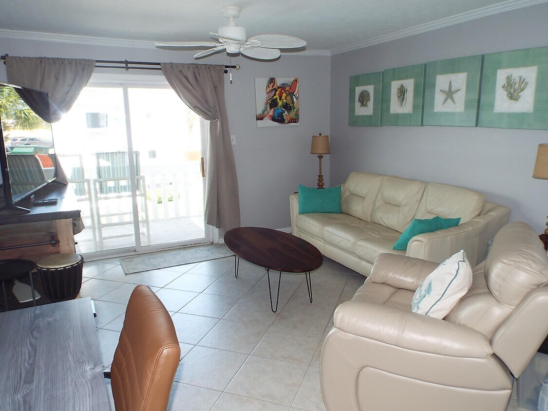 Foto del edificio - 1330 Miracle Strip Pkwy SE