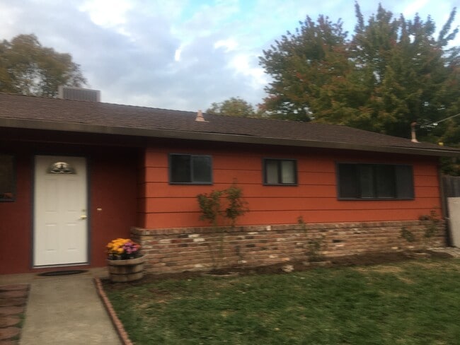 Building Photo - 4465 La Mirada Cir
