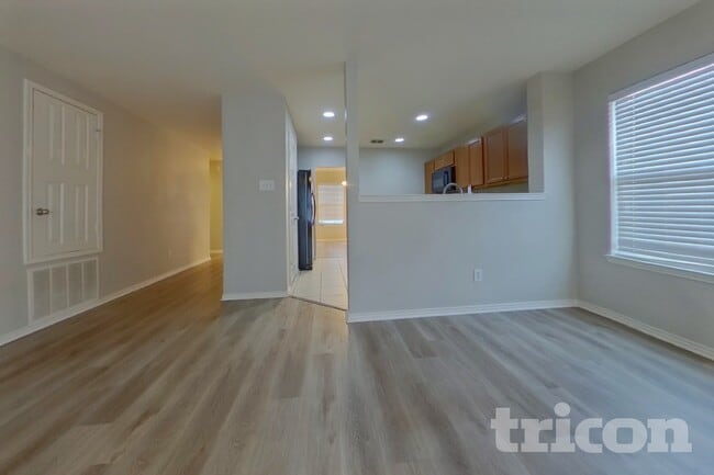 Building Photo - 16824 Pinery Way