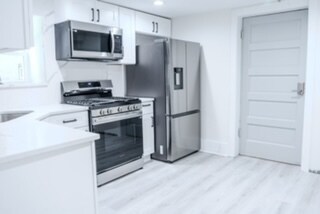 Foto del edificio - 1646 N Bell Ave