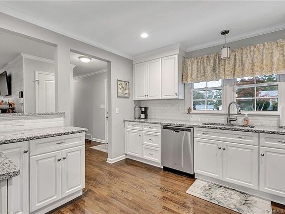 Foto del edificio - 35 Delwood Rd