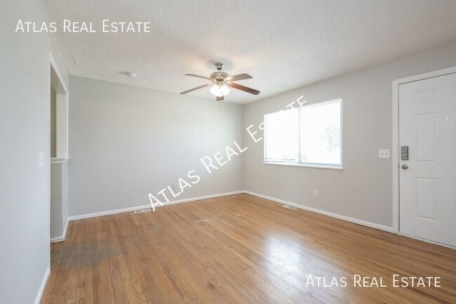 Building Photo - Cozy 3 Bed 1 Bath Home in Central Aurora!!...