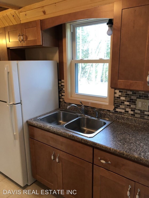 Primary Photo - 2 br, 1 bath House - 765 W. Winter Rd.