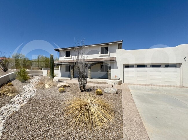 Building Photo - 3700 N San Sebastián Dr