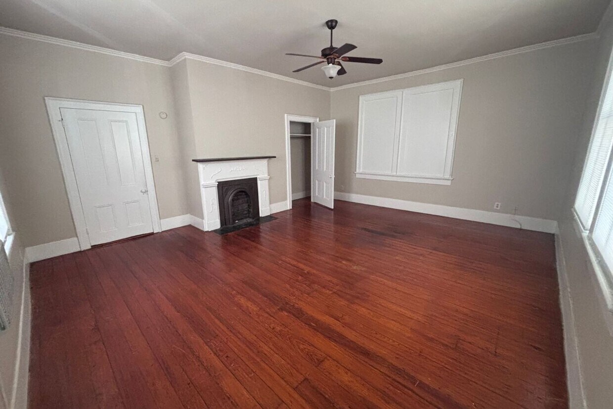 Building Photo - 1 Bed, 1 Bathroom Apartment Now Available ...
