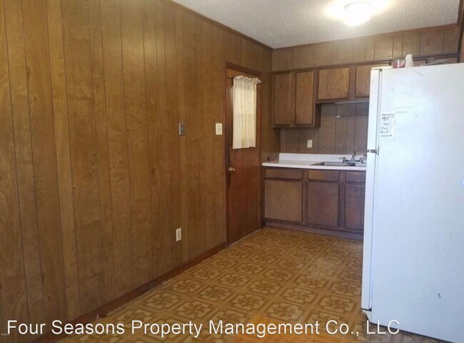 Building Photo - 3 br, 1 bath House - 2320 33rd Avenue