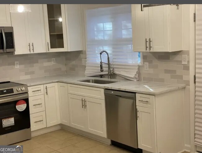 Foto del edificio - 5479 Rock Springs Rd