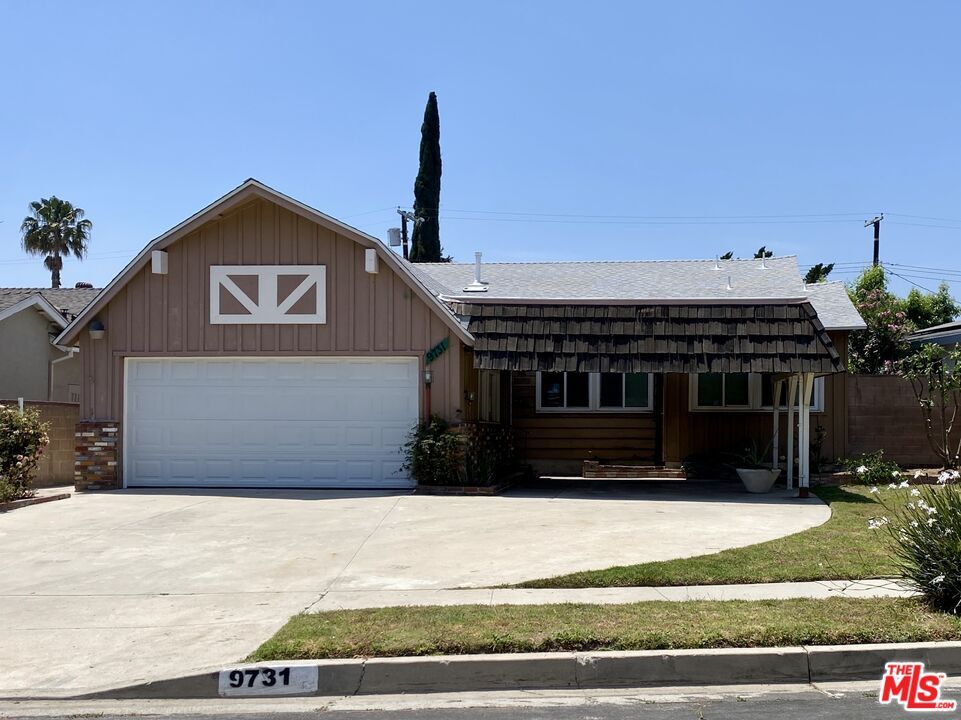 Foto principal - 9731 Rhea Ave