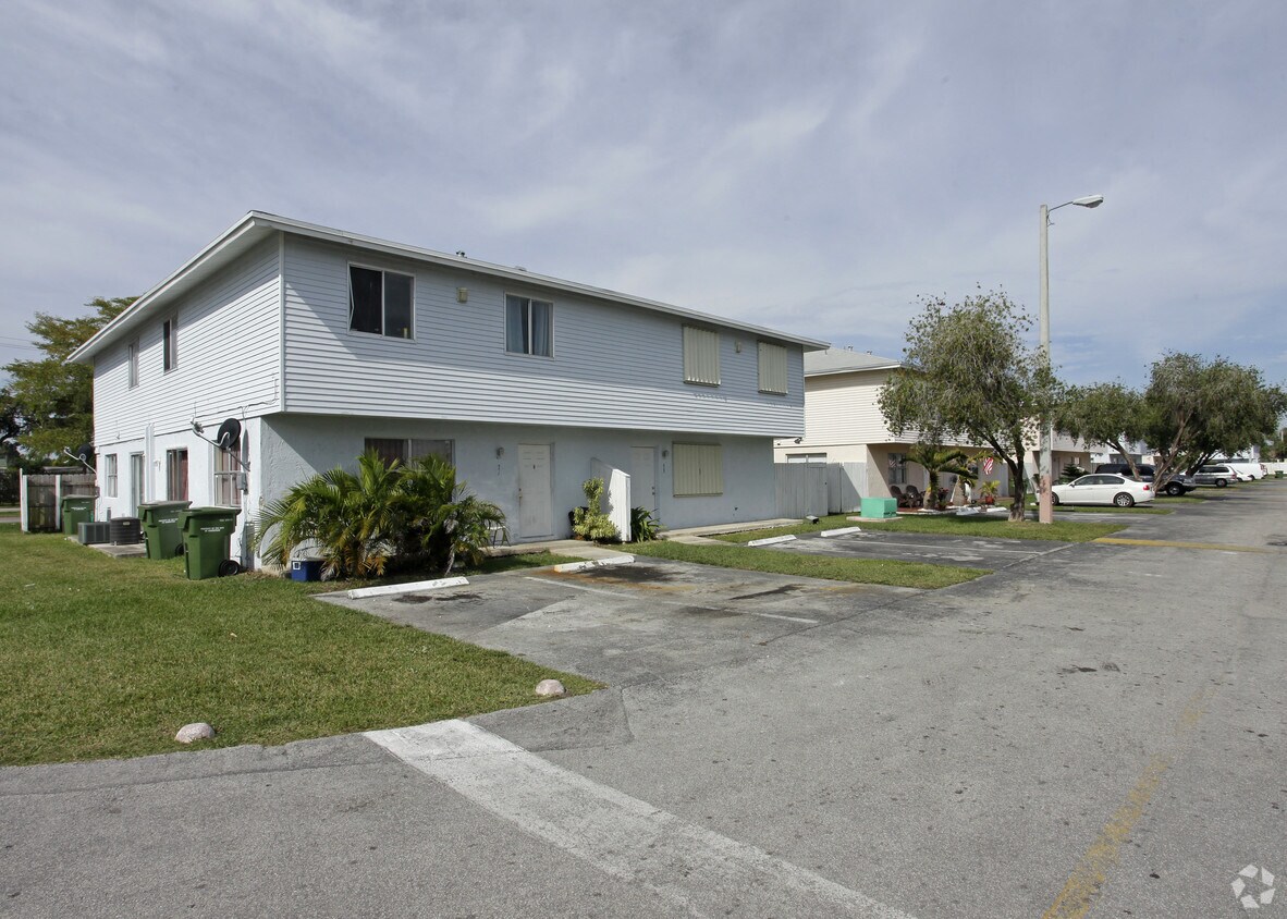 Seagrape Village Apartments in Homestead, FL