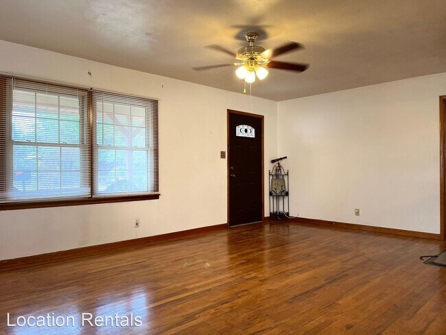 Building Photo - 2 br, 1 bath House - 3002 2nd Place
