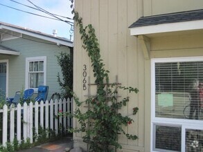 Building Photo - 306 Cayuga St