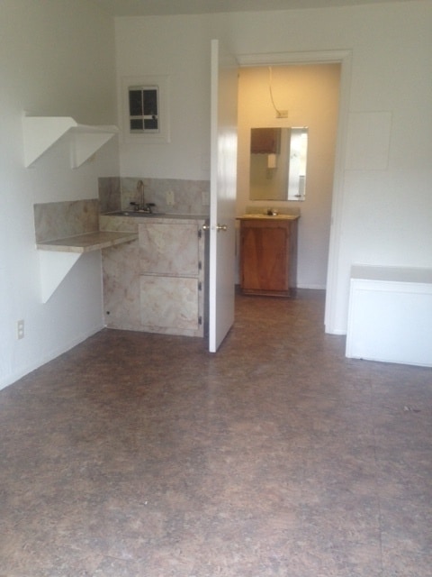 Primary Photo - J & B Apartments