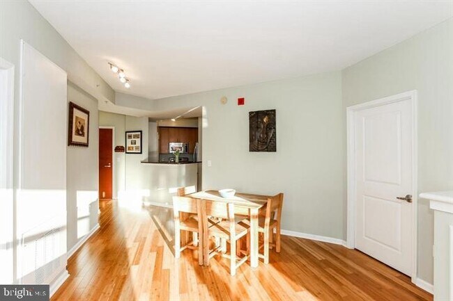 Building Photo - 715 6th St NW